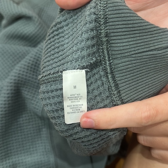Aerie long sleeve size medium women’s - Picture 7 of 7